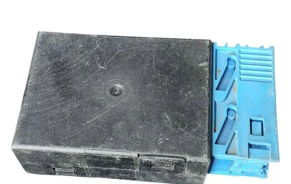 BMW 3 E36 Window wiper relay 8357068 61358357068