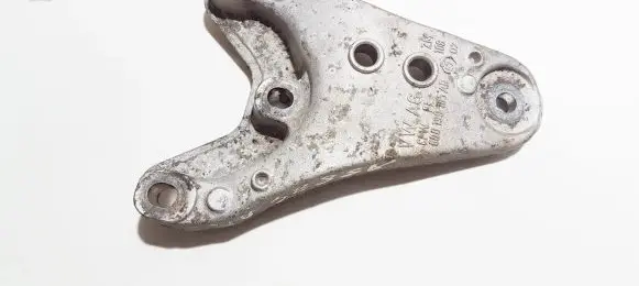 Skoda Roomster (5J) Engine mounting bracket 6q0199185ab
