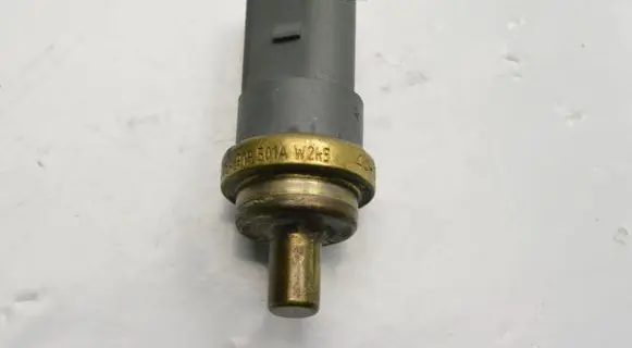 Volkswagen Golf VI Coolant temperature sensor 06A919501A