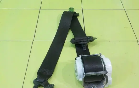 BMW X1 E84 Front seatbelt 34058427A BEZPIECZENSTWA