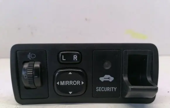 Toyota Corolla E120 E130 Wing mirror switch 777665 183574