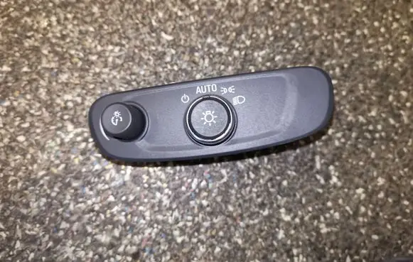 Buick Encore I Light switch 84192536