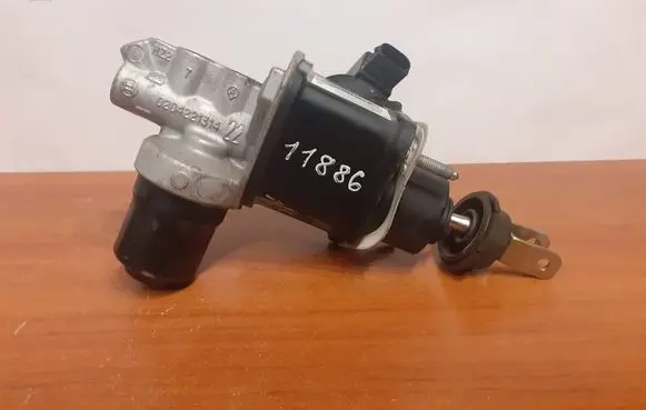 Mercedes-Benz E W212 Master brake cylinder 0204221314
