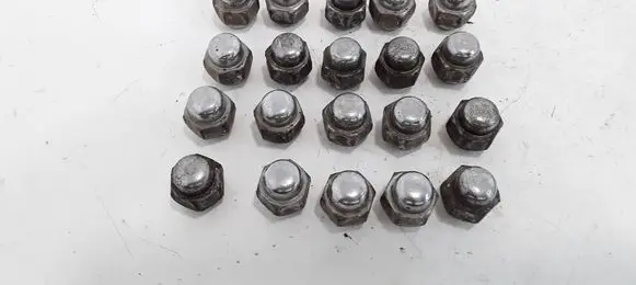 KIA Sorento Nuts/bolts 
