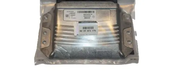 Renault Trafic II (X83) Engine control unit/module ECU 8201073176