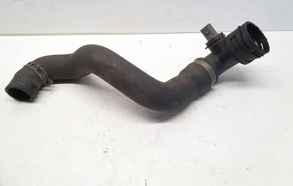 Volkswagen Touareg I Engine coolant pipe/hose 7L6122291M