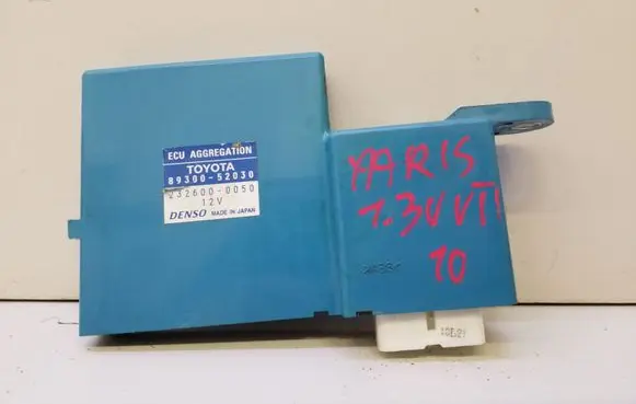 Toyota Yaris Door central lock control unit/module 8930052030 2326000050