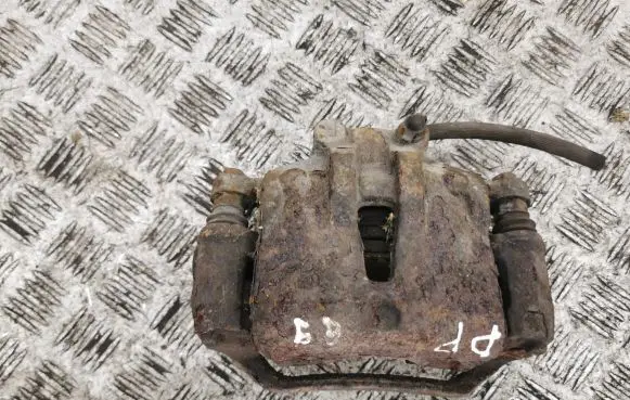 Hyundai i30 Front brake caliper