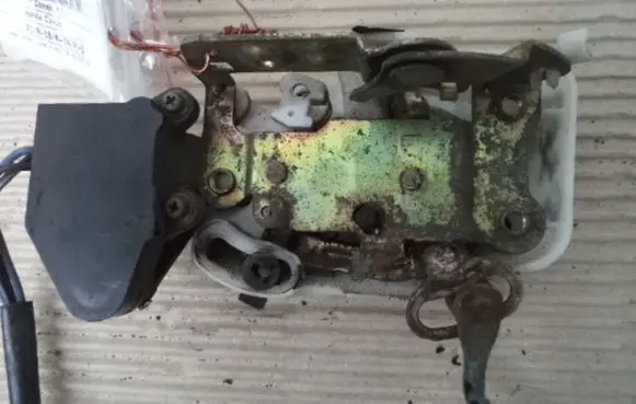 Honda Civic Front door lock