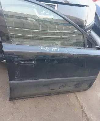Volvo V70 Front door