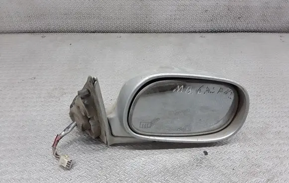 Mitsubishi Galant Front door electric wing mirror E201843