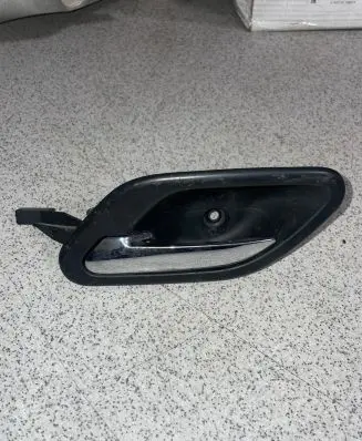 BMW 5 E39 Front door interior handle 8226049