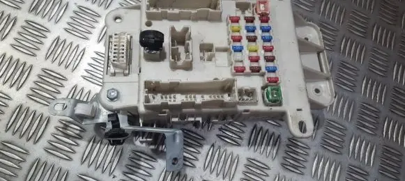 Toyota RAV 4 (XA20) Fuse box set