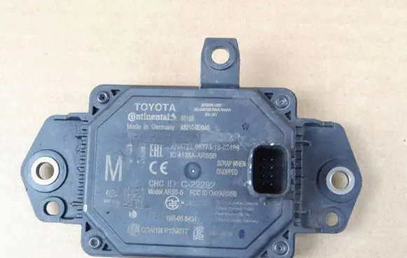 Toyota Yaris XP210 Distronic sensor radar 882100D040