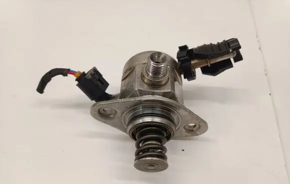 Hyundai Kona I Fuel injection high pressure pump 3532003AC0