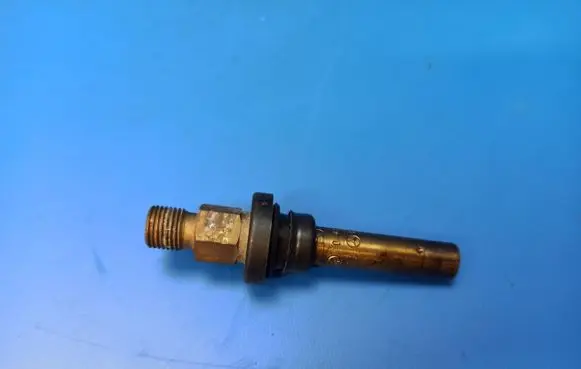 Mercedes-Benz 380 560SEC C126 Fuel injector 0000785823 0437602054