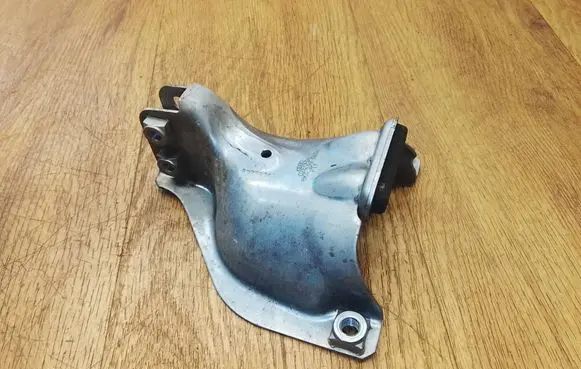 Porsche Macan (95B) Engine mounting bracket 8K0399060M