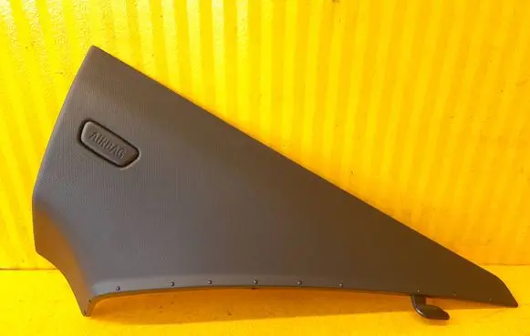 BMW 2 F44 (D)pillar trim (top) 7475556