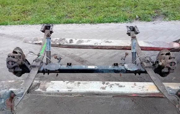 Opel Movano B Rear axle beam with reductor 555110270R