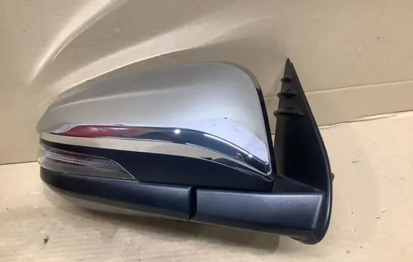 Toyota Hilux VIII Front door electric wing mirror 046206