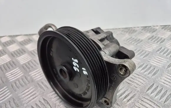 Mercedes-Benz E W212 Power steering pump A0064667501 7693955169