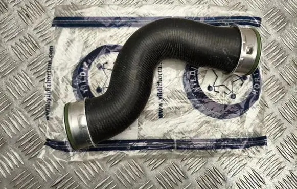 Audi A3 S3 8P Air intake hose/pipe HORTUM14444