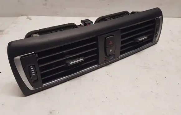 BMW 1 F20 F21 Dash center air vent grill 9317945 531214