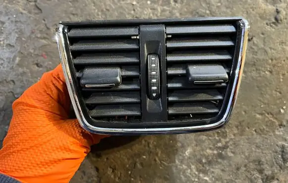 Skoda Octavia Mk3 (5E) Rear air vent grill 5E9819203C