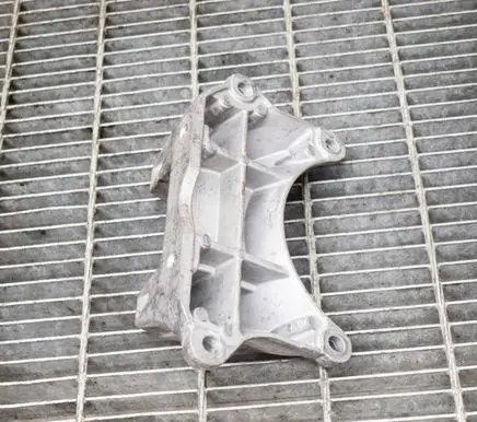 Mercedes-Benz C W205 Other engine bay part A2112420340