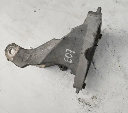 Peugeot 607 Gearbox mounting bracket 9653919280