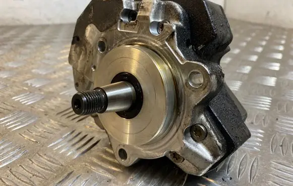 BMW 3 E46 Fuel injection high pressure pump 7788670 0445010045 296447