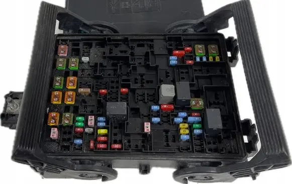 Cadillac Escalade IV Fuse box set 22773484