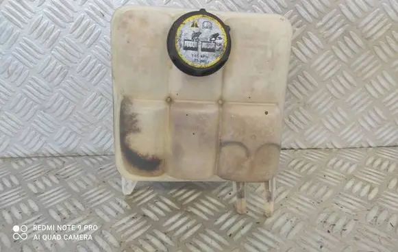 Coolant expansion tank/reservoir