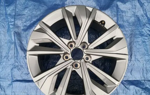 Peugeot 5008 R17 alloy rim 9814117977