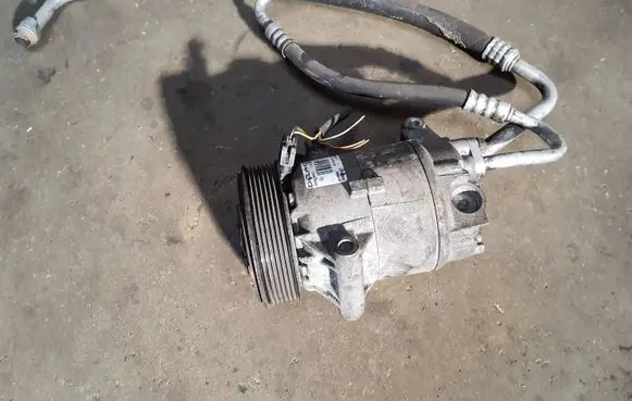 Renault Megane II Air conditioning (A/C) compressor (pump) 03250114317C 8200040233 01140855