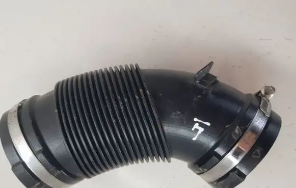 Audi Q5 SQ5 Air intake hose/pipe 04L129661E