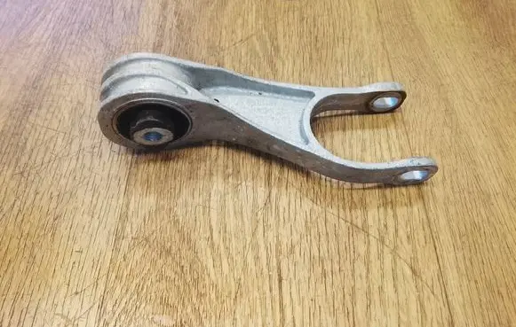Porsche Macan (95B) Engine mounting bracket 95B199331B