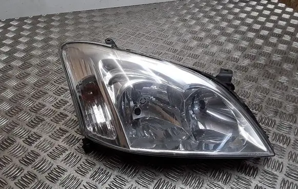 Toyota Corolla E120 E130 Headlight/headlamp 20a241b