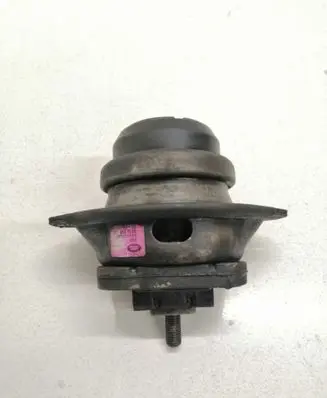 Land Rover Discovery 3 - LR3 Engine mount bracket KKB500440 3618398124