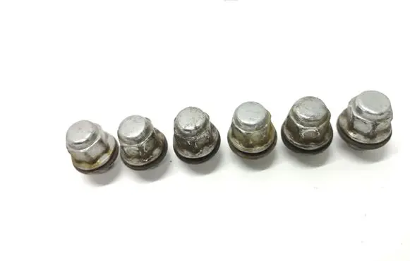 Mitsubishi Pajero Wheel nut cap/cover 