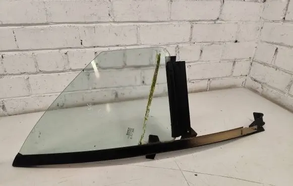 Renault Megane I Front vent window/glass (coupe) 07700848397 7700848439