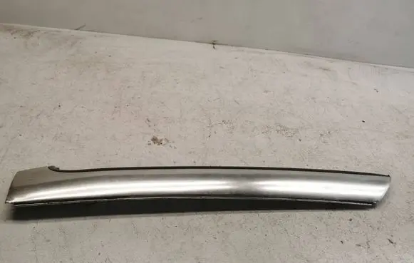 Audi A4 S4 B6 8E 8H Front door glass trim molding 8h0853266a
