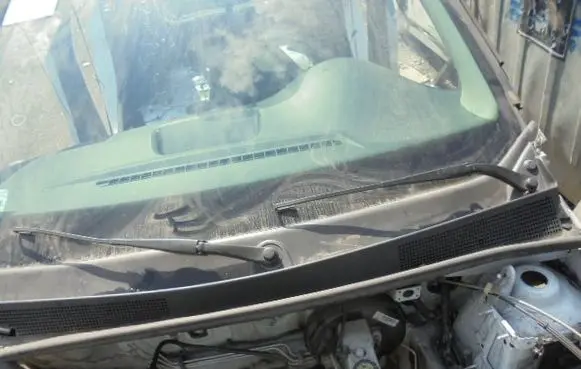 Dacia Sandero Front wiper blade arm 
