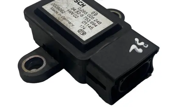 BMW 5 E39 ESP acceleration yaw rate sensor 6753694 34526753694