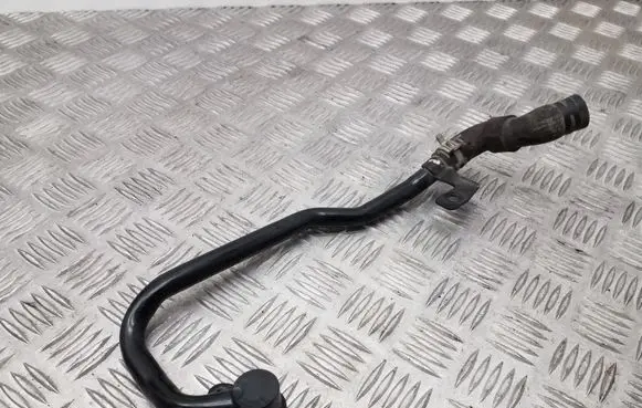 Audi Q3 8U Engine coolant pipe/hose 04L121065AJ 5Q0122073H