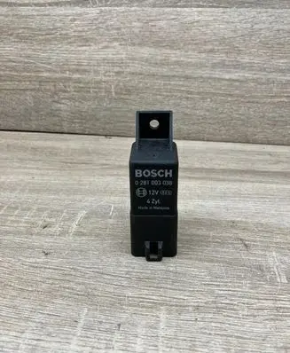 Skoda Superb B6 (3T) Glow plug pre-heat relay 038907281D 0281003038