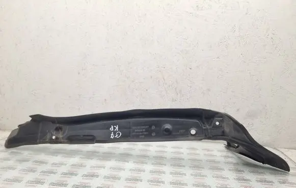 Audi Q7 4L Fender end trim 4L0821111