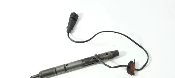 Audi A4 S4 B5 8D Fuel injector 059130202B