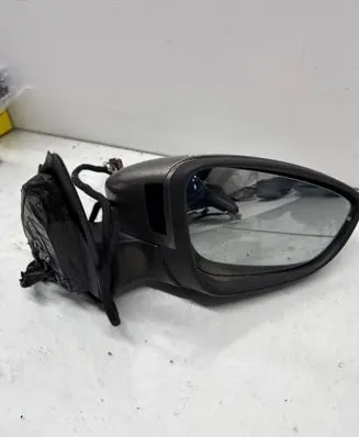 Volkswagen PASSAT B7 Front door electric wing mirror 3C0857934A 012522 A046314