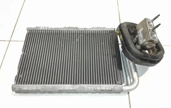 Mercedes-Benz E W212 Air conditioning (A/C) radiator (interior) A2128300258
